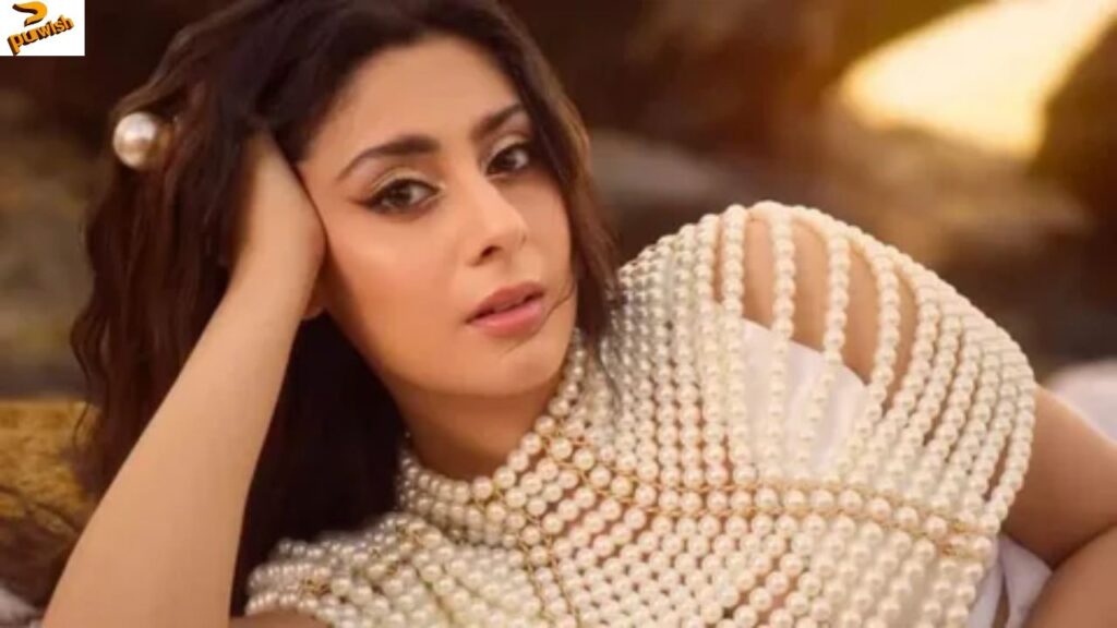 Isha Malviya Height in Feet