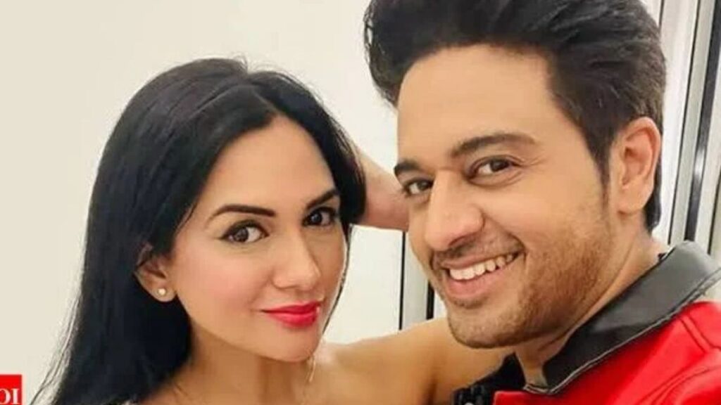 Akanksha Chamola Age