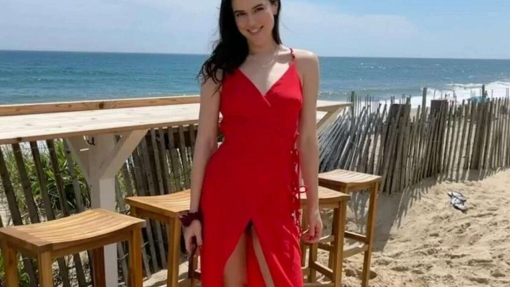 Lydia Moynihan Parents