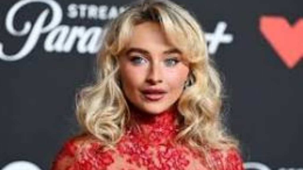 Comparing Sabrina Carpenter Height and Weight to Other Stars